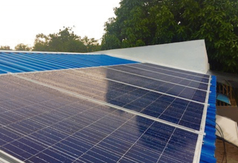 Paneles solares en el Centro de Desarrollo Infantil - CDI - Zona Bananera, Magdalena